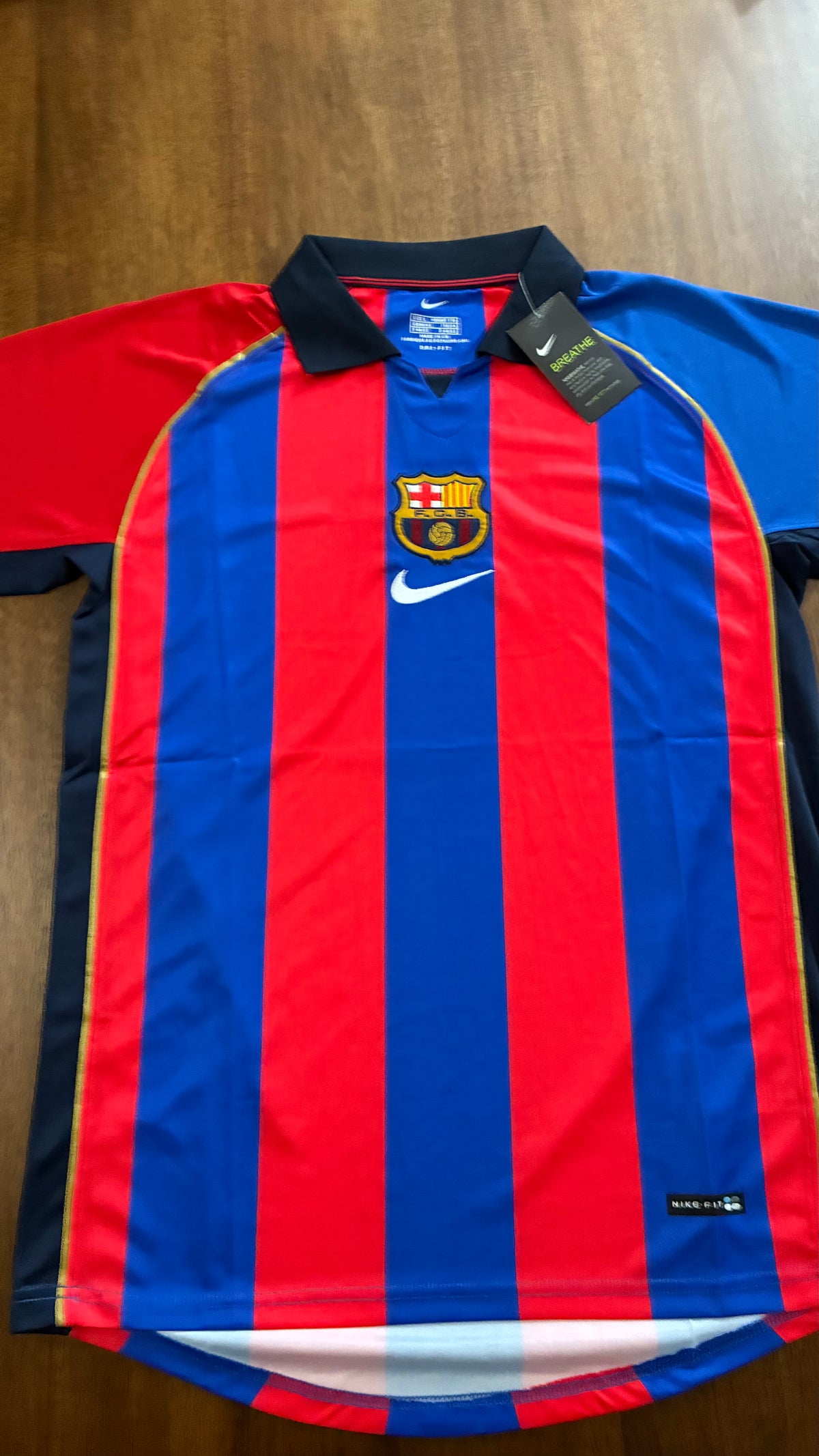 Barcelona Retro Player Version soccer jersey (size L men’s)