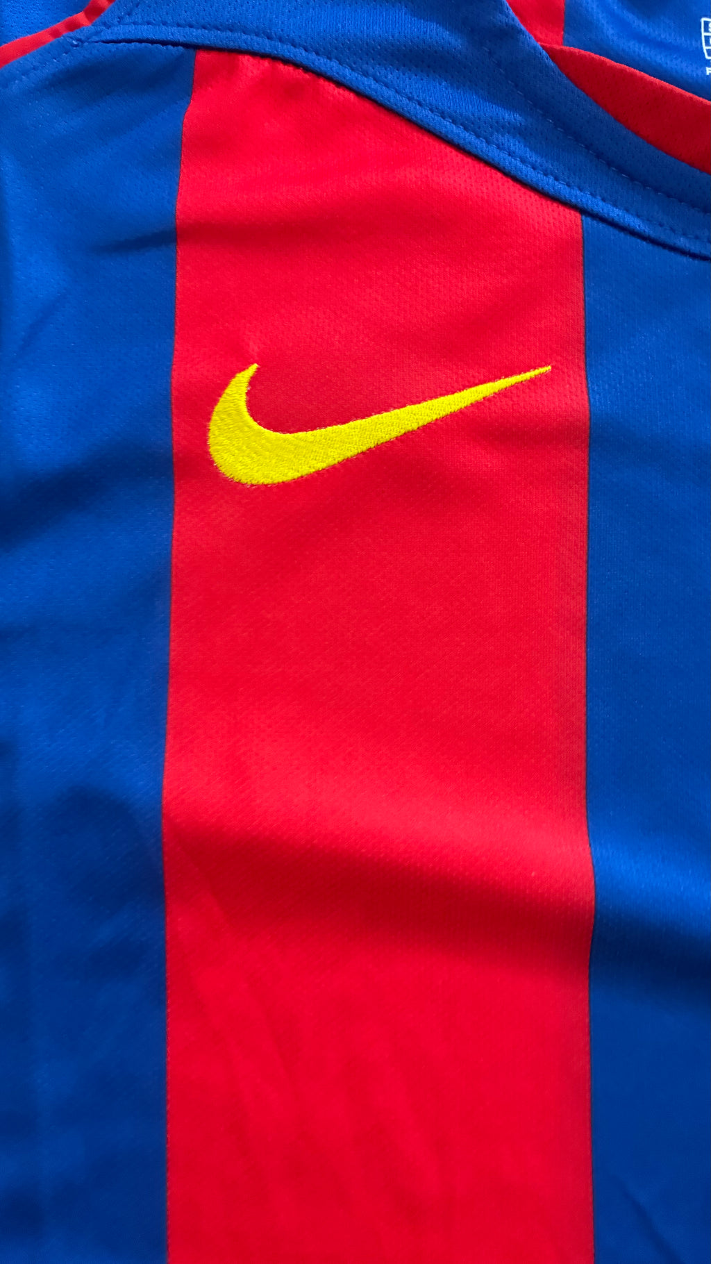 Barcelona Retro Player Version soccer jersey (size L men’s)