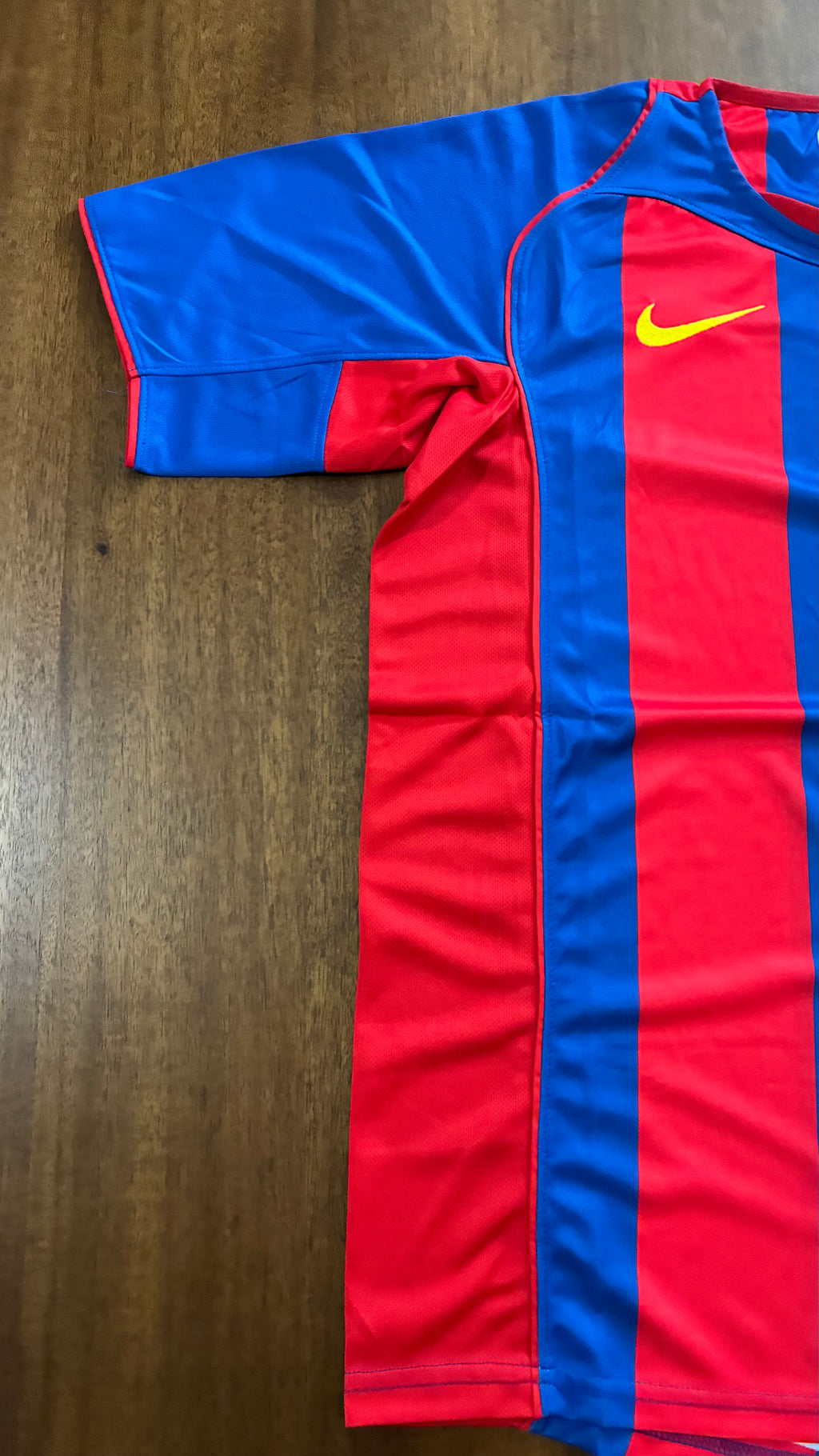 Barcelona Retro Player Version soccer jersey (size L men’s)