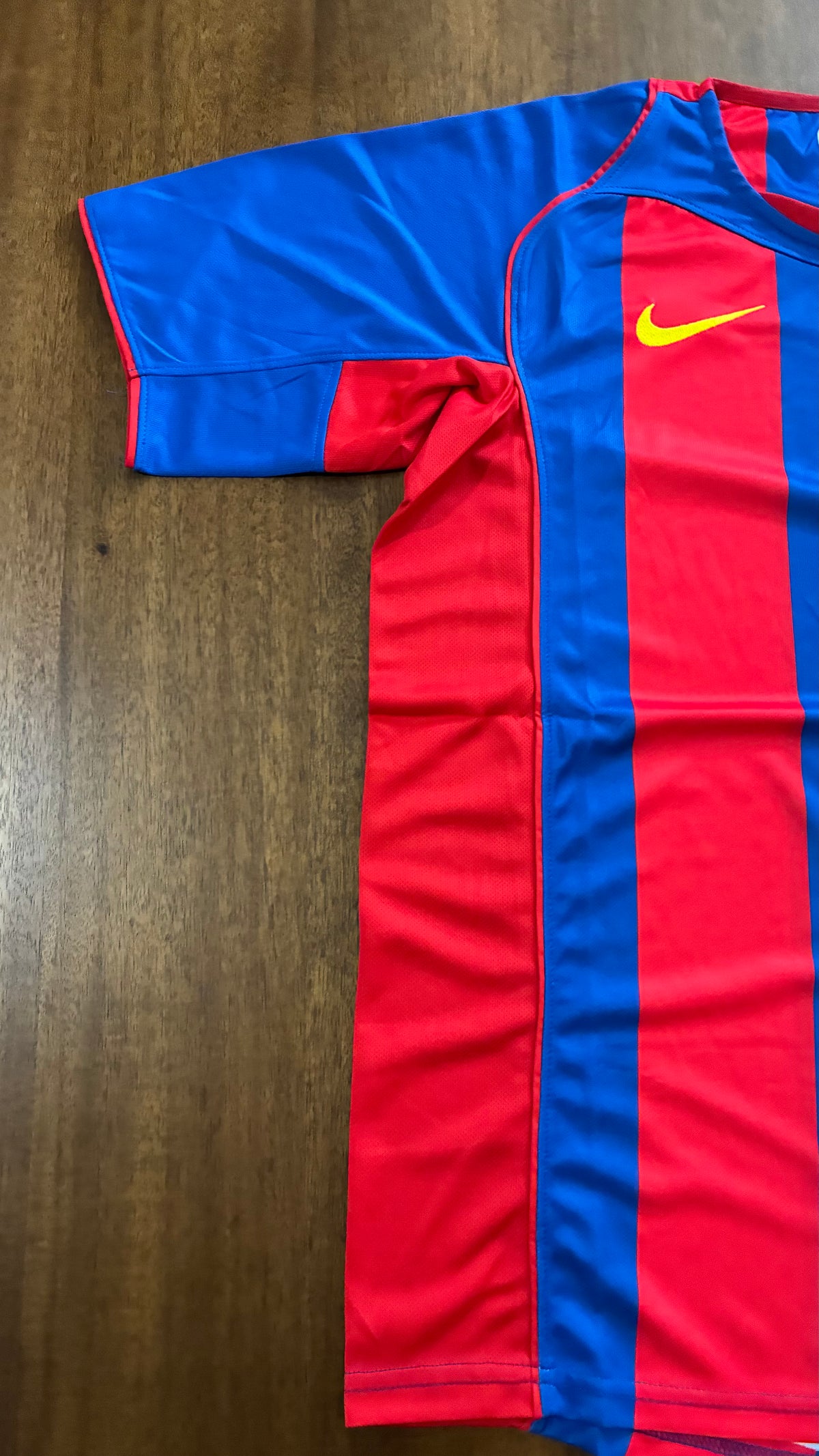 Barcelona Retro Player Version soccer jersey (size L men’s)