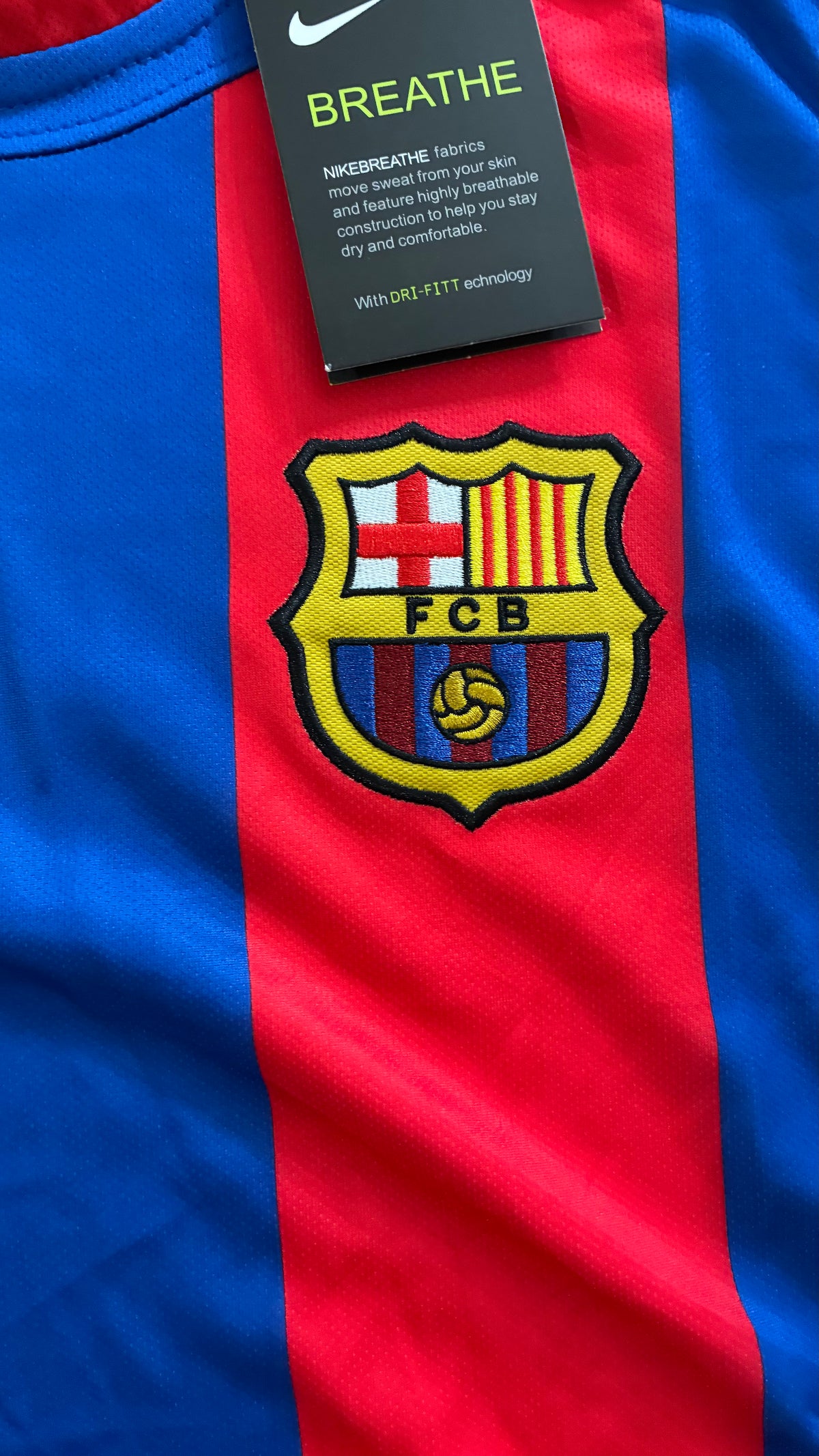 Barcelona Retro Player Version soccer jersey (size L men’s)