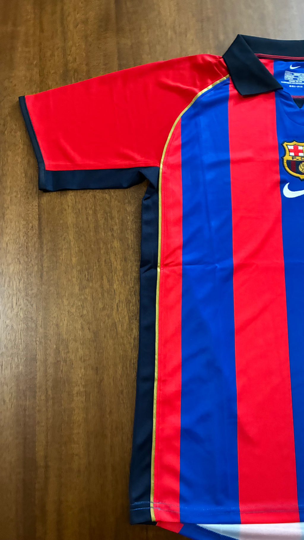 Barcelona Retro Player Version soccer jersey (size L men’s)
