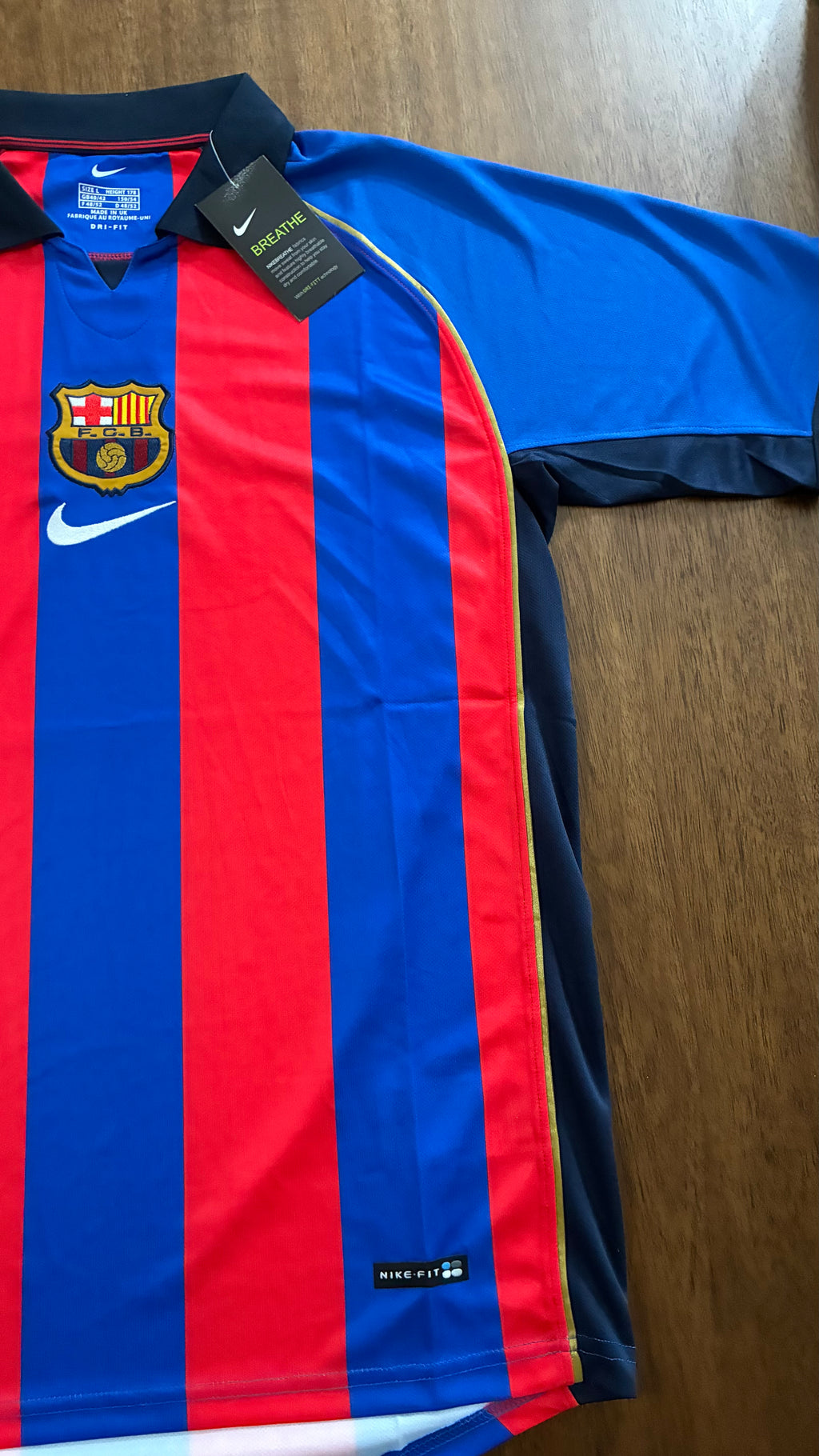Barcelona Retro Player Version soccer jersey (size L men’s)